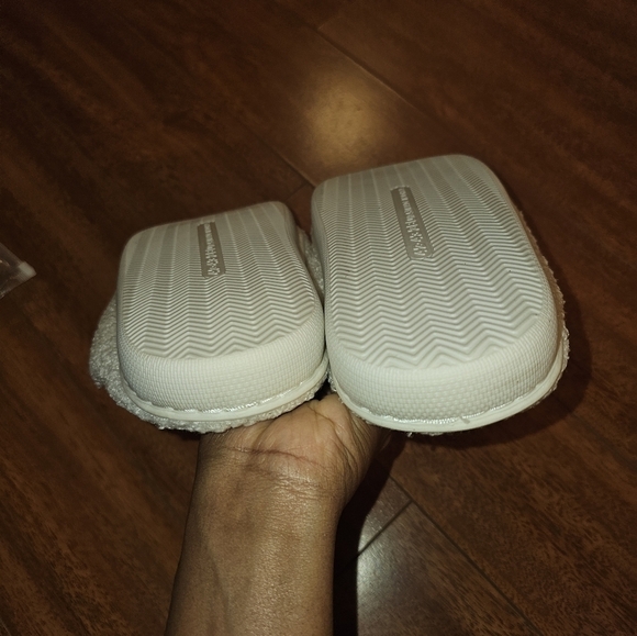 Smiley Face Slippers/Slides **NEW** Pink and White Fuzzy Womens Shoes - Picture 4 of 10